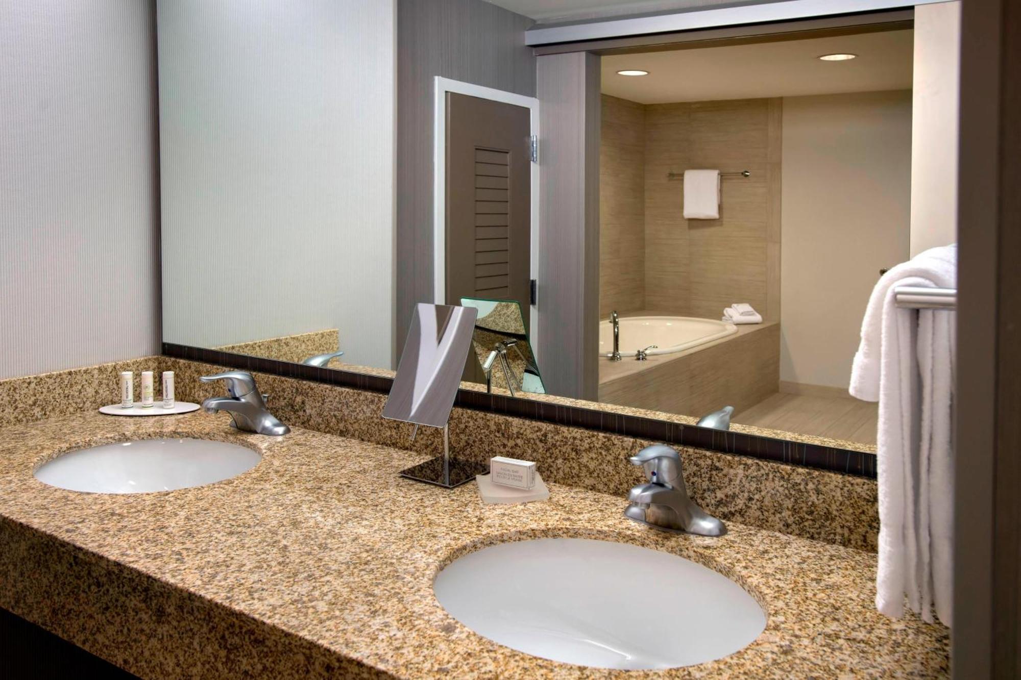 Courtyard By Marriott Philadelphia Lansdale Hotel Ngoại thất bức ảnh